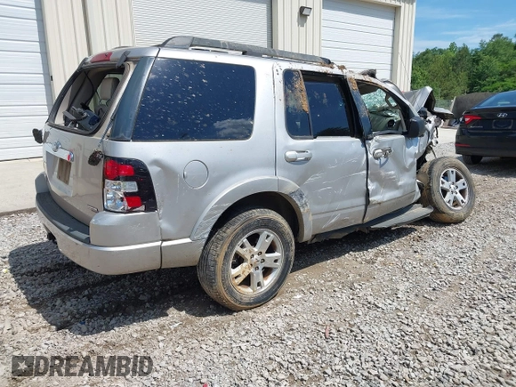 2007 Ford Explorer XLT z VIN 1FMEU63E27UA84955, wystawiony jako IAAI lot #42188664 z przebiegiem 162 939 mil mil oraz . Historia ofert i sprzedaży dostępna na DreamBid. Obrazek 4.