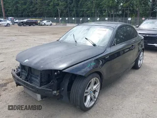 2012 BMW 1 Series 135i z VIN WBAUC9C53CVM12132, wystawiony jako IAAI lot #42532448 z przebiegiem Nie podano mil oraz . Historia ofert i sprzedaży dostępna na DreamBid. Obrazek 19.