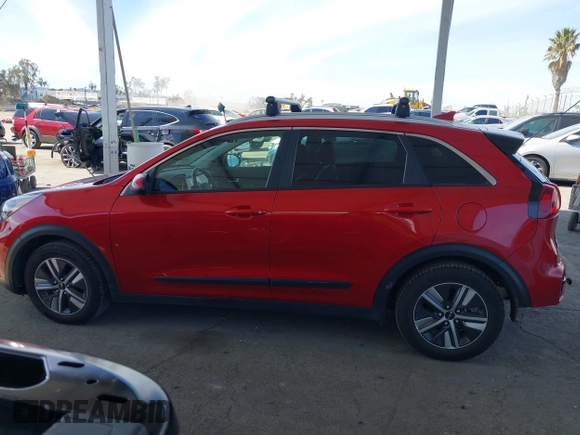2022 Kia Niro LX with VIN KNDCB3LCXN5540593, listed as a IAAI auction lot 41648032 with 65,747 mi miles. Bid and sale history available at carsss.com. Image 14.