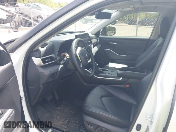 2023 Toyota Highlander L z VIN 5TDKDRBH4PS520231, wystawiony jako IAAI lot #42209363 z przebiegiem 21 312 mil mil oraz . Historia ofert i sprzedaży dostępna na DreamBid. Obrazek 5.