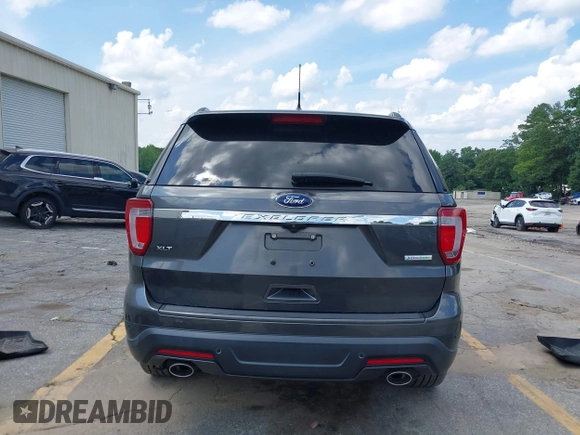 2018 Ford Explorer XLT z VIN 1FM5K7D83JGC51303, wystawiony jako IAAI lot #42456171 z przebiegiem 110 155 mil mil oraz . Historia ofert i sprzedaży dostępna na DreamBid. Obrazek 17.