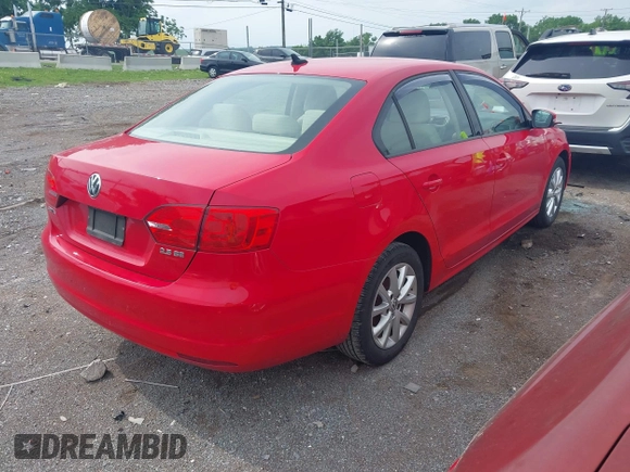2012 Volkswagen Jetta SE with VIN 3VWDX7AJ0CM322455, listed as a IAAI auction lot 42279027 with 121,214 mi miles and . Bid and sale history available at DreamBid. Image 4.