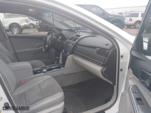 2014 Toyota Camry Hybrid LE with VIN 4T1BD1FK0EU115964, listed as a IAAI auction lot 40854548 with 61,731 mi miles. Bid and sale history available at carsss.com. Image 5.