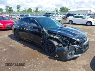 2017 Nissan Altima SV z VIN 1N4AL3AP9HC250653, wystawiony jako IAAI lot #42633738 z przebiegiem 136 415 mil mil oraz . Historia ofert i sprzedaży dostępna na DreamBid. Obrazek 1.