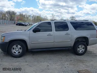 2007 Chevrolet Suburban LT with VIN 1GNFK16357J168000, listed as a IAAI auction lot 42049062 with 188,746 mi miles. Bid and sale history available at carsss.com. Image 14.
