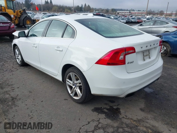 2015 Volvo S60 T5 Drive-E Premier with VIN YV126MFK4F2349564, listed as a IAAI auction lot 41711836 with 59,897 mi miles. Bid and sale history available at carsss.com. Image 3.