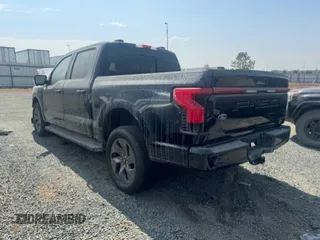2022 Ford F-150 Lightning Pro z VIN 1FT6W1EV8NWG04113, wystawiony jako Copart lot #51413924 z przebiegiem Nie podano mil oraz Szkoda całkowita • Salvage title. Historia ofert i sprzedaży dostępna na DreamBid. Obrazek 2.