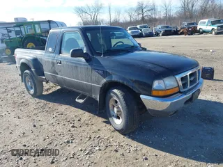 2000 Ford Ranger XL with VIN 1FTZR15V2YPB59726, listed as a IAAI auction lot 41452473 with 175,068 mi miles. Bid and sale history available at carsss.com. Image 1.