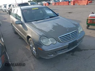 2005 Mercedes-Benz C 240 z VIN WDBRH61J65F567374, wystawiony jako IAAI lot #42477782 z przebiegiem 137 828 mil mil oraz . Historia ofert i sprzedaży dostępna na DreamBid. Obrazek 1.