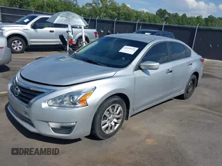 2015 Nissan Altima S z VIN 1N4AL3APXFC586907, wystawiony jako IAAI lot #42295972 z przebiegiem 202 668 mil mil oraz . Historia ofert i sprzedaży dostępna na DreamBid. Obrazek 2.