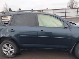 2009 Toyota RAV4 with VIN JTMBK33V89D004721, listed as a IAAI auction lot 41044764 with 204,161 mi miles. Bid and sale history available at carsss.com. Image 14.