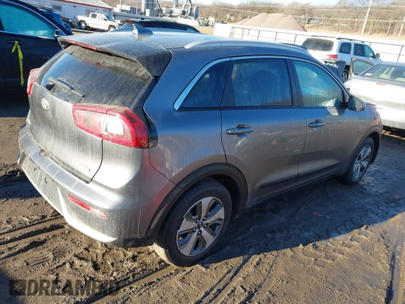 2018 Kia Niro LX with VIN KNDCB3LC9J5157982, listed as a IAAI auction lot 41660700 with 63,023 mi miles. Bid and sale history available at carsss.com. Image 4.