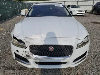 2016 Jaguar XF 35t Prestige with VIN SAJBE4BV6GCY13475, listed as a Copart auction lot 68236854 with 85,026 mi miles and Salvage Title. Bid and sale history available at carsss.com. Image 5.