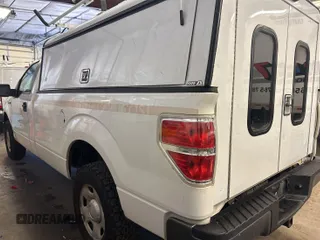 2009 Ford F-150 XL z VIN 1FTPF14V59KA70992, wystawiony jako IAAI lot #42737715 z przebiegiem 257 210 mil mil oraz . Historia ofert i sprzedaży dostępna na DreamBid. Obrazek 10.