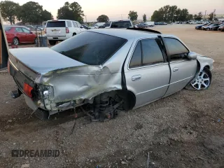 2000 Cadillac Seville Touring STS z VIN 1G6KY5494YU201138, wystawiony jako Copart lot #73485584 z przebiegiem 137 913 mil mil oraz Szkoda całkowita • Salvage title. Historia ofert i sprzedaży dostępna na DreamBid. Obrazek 3.