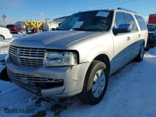 2007 Lincoln Navigator L with VIN 5LMFL28527LJ13754, listed as a IAAI auction lot 41322734 with 198,841 mi miles. Bid and sale history available at carsss.com. Image 17.