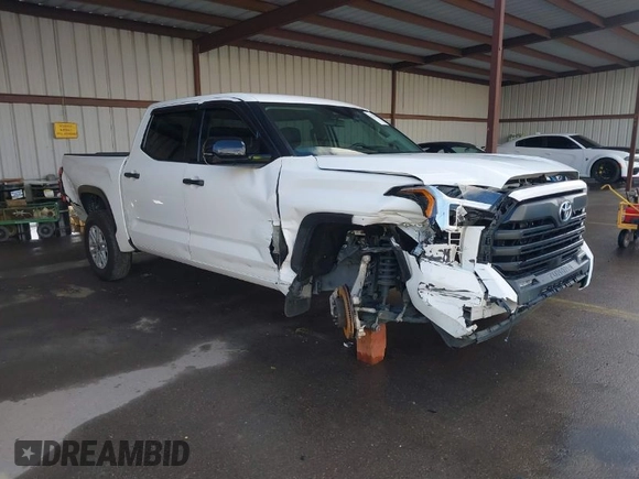 2022 Toyota Tundra 2WD SR5 with VIN 5TFLA5AB8NX018073, listed as a IAAI auction lot 41782146 with 57,053 mi miles. Bid and sale history available at carsss.com. Image 1.