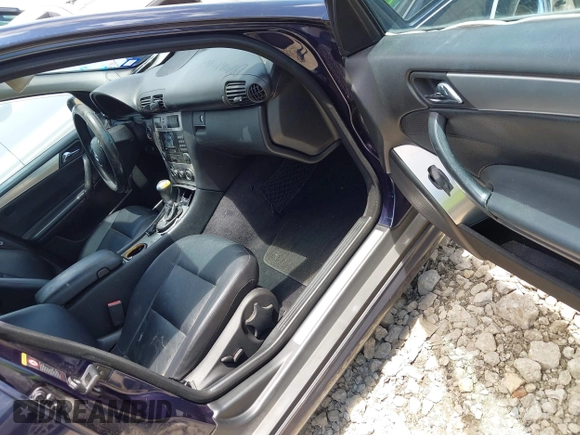 2006 Mercedes-Benz C 230 Sport z VIN WDBRF52H46F775766, wystawiony jako IAAI lot #42644727 z przebiegiem 173 344 mil mil oraz . Historia ofert i sprzedaży dostępna na DreamBid. Obrazek 5.
