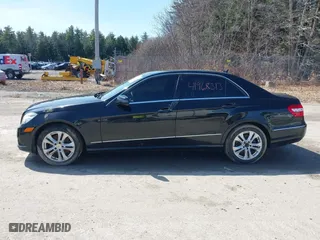 2011 Mercedes-Benz E-Class E 350 Luxury with VIN WDDHF8HB2BA433473, listed as a IAAI auction lot 41968313 with 140,113 mi miles. Bid and sale history available at carsss.com. Image 13.