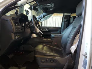 2022 Chevrolet Suburban LT with VIN 1GNSKCKDXNR165519, listed as a Copart auction lot 63389654 with 139,715 mi miles and Clean Title. Bid and sale history available at carsss.com. Image 7.