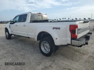 2018 Ford F-450 XL with VIN 1FT8W4DT0JEC17422, listed as a Copart auction lot 77902494 with 64,007 mi miles and Salvage Title. Bid and sale history available at carsss.com. Image 2.