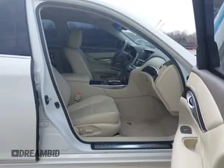 2013 Infiniti M37 with VIN JN1BY1AP3DM513084, listed as a IAAI auction lot 41903753 with 139,864 mi miles. Bid and sale history available at carsss.com. Image 5.