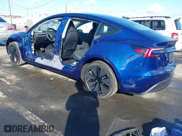 2025 Tesla Model 3 Long Range with VIN 5YJ3E1EA2SF915586, listed as a IAAI auction lot 41495870 with 4 mi miles and . Bid and sale history available at DreamBid. Image 3.