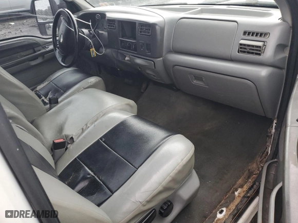 2004 Ford Super Duty F-250 XL with VIN 1FTNF20LX4EA76747, listed as a Copart auction lot 71945064 with 266,106 mi miles and Salvage Title. Bid and sale history available at carsss.com. Image 8.