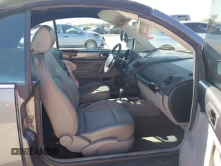 2006 Volkswagen Beetle z VIN 3VWRF31Y96M332050, wystawiony jako IAAI lot #41232267 z przebiegiem 83 450 mil mil oraz . Historia ofert i sprzedaży dostępna na DreamBid. Obrazek 5.