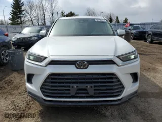 2024 Toyota Grand Highlander Hybrid XLE with VIN 5TDACAB50RS029602, listed as a Copart auction lot 50195175 with 2,034 mi miles and Clean Title. Bid and sale history available at carsss.com. Image 5.