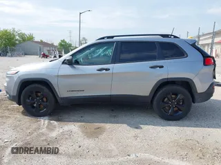 2017 Jeep Cherokee Sport с VIN 1C4PJMAB2HW587863, выставлен на аукционе IAAI как лот 42463642 с пробегом 107 108 миль миль и . История ставок и продаж доступна на DreamBid. Изображение 14.