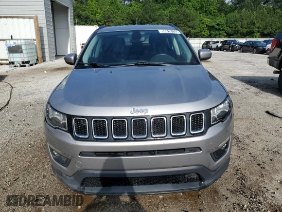 2019 Jeep Compass Latitude with VIN 3C4NJCBB5KT851039, listed as a Copart auction lot 58818155 with 118,961 mi miles and Clean title. Bid and sale history available at DreamBid. Image 5.