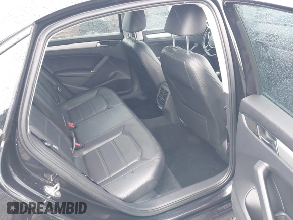 2019 Volkswagen Passat 2.0T Wolfsburg Edition with VIN 1VWLA7A39KC011539, listed as a IAAI auction lot 41616136 with 54,652 mi miles. Bid and sale history available at carsss.com. Image 8.