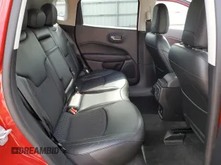 2020 Jeep Compass Latitude z VIN 3C4NJDBB1LT129848, wystawiony jako Copart lot #56048045 z przebiegiem 42 449 mil mil oraz Szkoda całkowita • Salvage title. Historia ofert i sprzedaży dostępna na DreamBid. Obrazek 11.