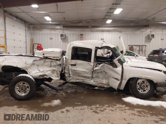 2006 Chevrolet Silverado 1500 with VIN 1GBHC23246F128626, listed as a IAAI auction lot 41574542 with Not Provided miles and . Bid and sale history available at DreamBid. Image 13.