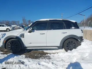 2018 MINI Countryman Cooper S z VIN WMZYT5C39J3E19190, wystawiony jako IAAI lot #41364349 z przebiegiem 44 941 mil mil oraz . Historia ofert i sprzedaży dostępna na DreamBid. Obrazek 14.