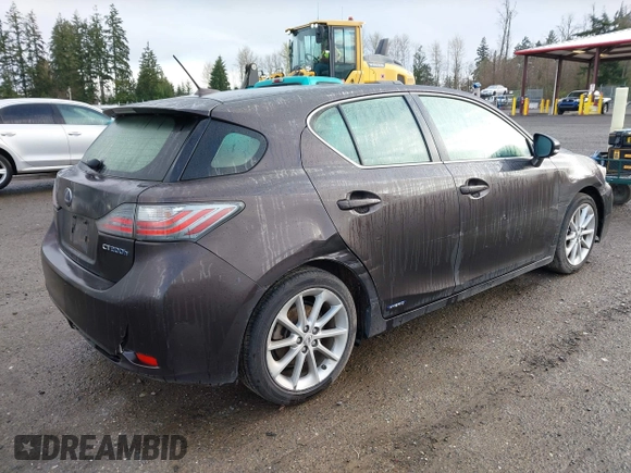 2013 Lexus CT 200h z VIN JTHKD5BH6D2134372, wystawiony jako IAAI lot #41882762 z przebiegiem 182 919 mil mil oraz . Historia ofert i sprzedaży dostępna na DreamBid. Obrazek 4.