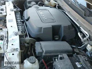 2015 Chevrolet Colorado 2WD LT z VIN 1GCGSBE33F1219092, wystawiony jako IAAI lot #43344200 z przebiegiem 222 920 mil mil oraz . Historia ofert i sprzedaży dostępna na DreamBid. Obrazek 20.