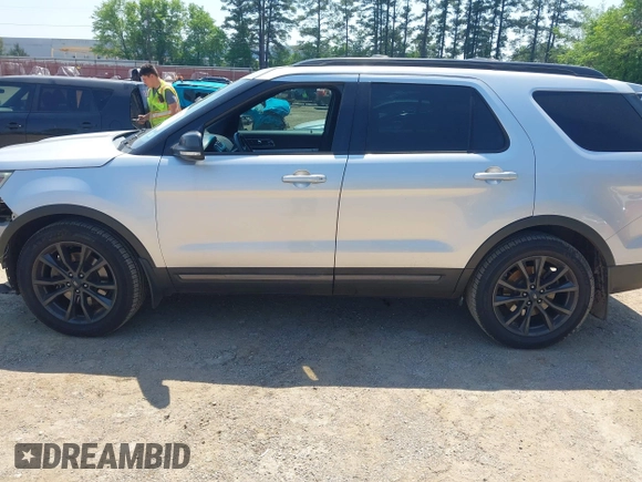 2017 Ford Explorer XLT with VIN 1FM5K7D83HGA69028, listed as a IAAI auction lot 41977896 with 169,283 mi miles and . Bid and sale history available at carsss.com. Image 15.