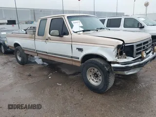 1997 Ford F-250 с VIN 1FTHX25F5VEC41067, выставлен на аукционе IAAI как лот 41896435 с пробегом 280 070 миль миль и . История ставок и продаж доступна на DreamBid. Изображение 1.