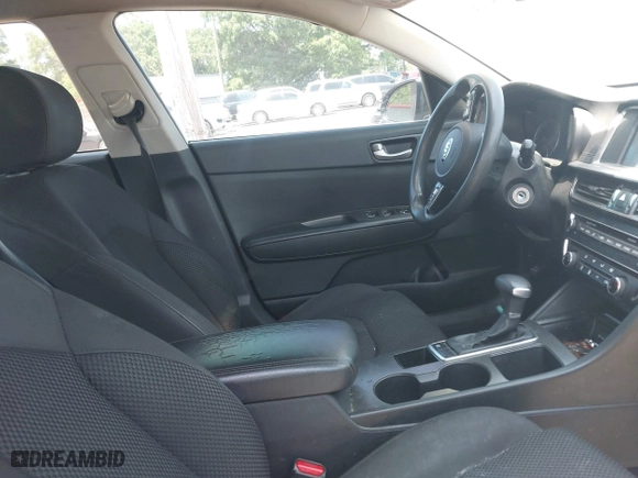 2019 Kia Optima S with VIN 5XXGT4L38KG282523, listed as a IAAI auction lot 41929453 with 261,095 mi miles. Bid and sale history available at carsss.com. Image 5.
