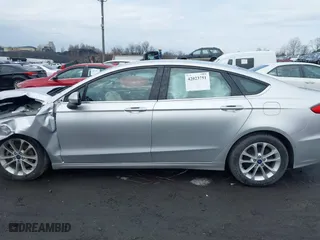 2019 Ford Fusion SE with VIN 3FA6P0HD7KR245691, listed as a IAAI auction lot 42023751 with 32,622 mi miles. Bid and sale history available at carsss.com. Image 14.