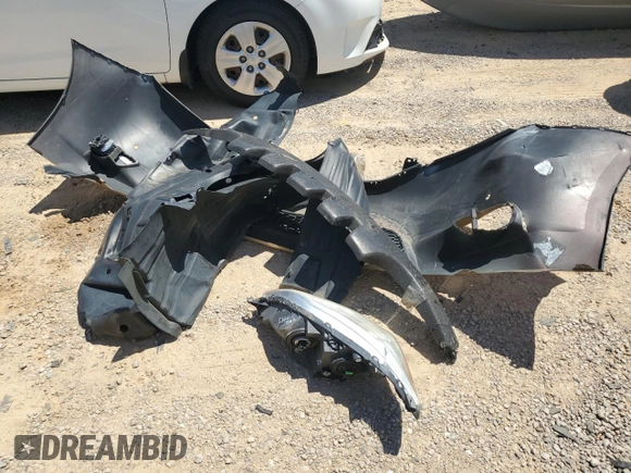2014 Toyota Sienna XLE with VIN 5TDYK3DC8ES414814, listed as a Copart auction lot 64577875 with 111,675 mi miles and Salvage title. Bid and sale history available at DreamBid. Image 13.