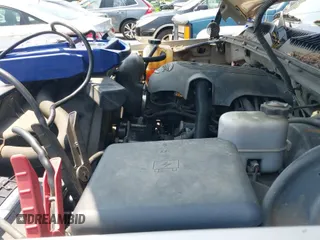 2002 GMC Yukon SLE z VIN 1GKEK13VX2R297438, wystawiony jako IAAI lot #42844157 z przebiegiem 268 994 mil mil oraz . Historia ofert i sprzedaży dostępna na DreamBid. Obrazek 13.