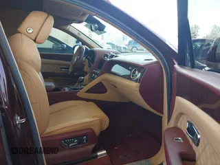 2021 Bentley Bentayga V8 z VIN SJAAM2ZV1MC037602, wystawiony jako IAAI lot #42397866 z przebiegiem Nie podano mil oraz . Historia ofert i sprzedaży dostępna na DreamBid. Obrazek 5.