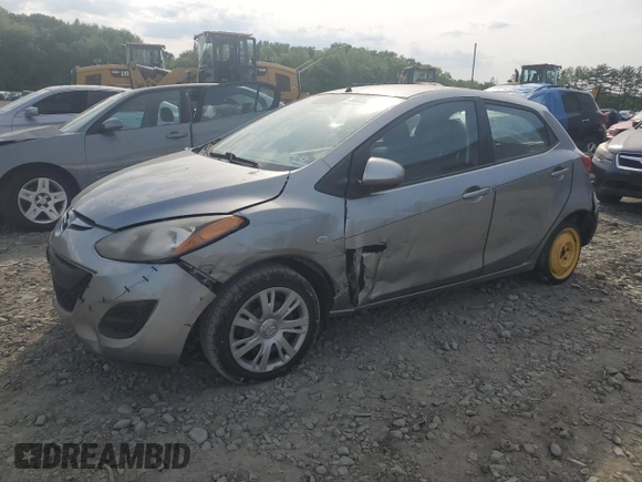 2014 Mazda 2 Sport z VIN JM1DE1KZ5E0183858, wystawiony jako Copart lot #56530305 z przebiegiem 98 347 mil mil oraz Czysty tytuł • Clean title. Historia ofert i sprzedaży dostępna na DreamBid. Obrazek 1.