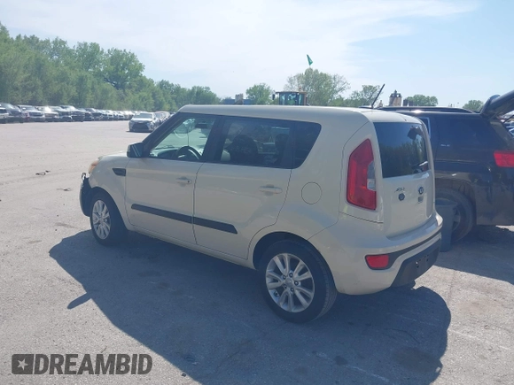 2013 Kia Soul + z VIN KNDJT2A64D7534349, wystawiony jako IAAI lot #42088079 z przebiegiem 188 990 mil mil oraz . Historia ofert i sprzedaży dostępna na DreamBid. Obrazek 3.