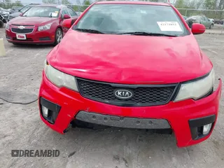 2012 Kia Forte SX z VIN KNAFW6A39C5623562, wystawiony jako IAAI lot #42171852 z przebiegiem 222 383 mil mil oraz . Historia ofert i sprzedaży dostępna na DreamBid. Obrazek 6.