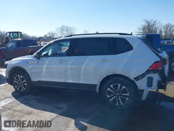 2022 Volkswagen Tiguan S with VIN 3VV0B7AX5NM042667, listed as a IAAI auction lot 41523101 with 41,724 mi miles and . Bid and sale history available at DreamBid. Image 15.