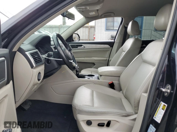 2018 Volkswagen Atlas SE z VIN 1V2CP2CAXJC598119, wystawiony jako Copart lot #48925765 z przebiegiem 73 724 mil mil oraz Szkoda całkowita • Salvage title. Historia ofert i sprzedaży dostępna na DreamBid. Obrazek 7.